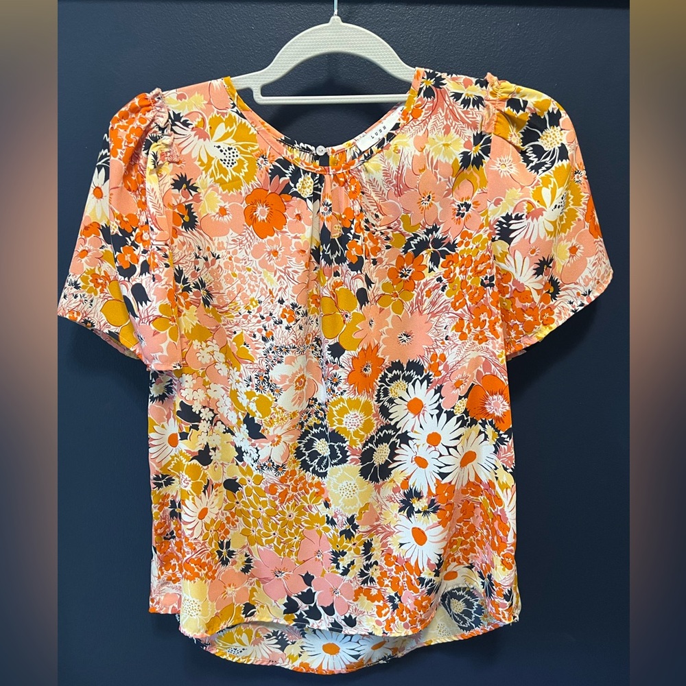 Spring floral short sleeve blouse